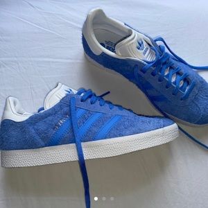 Blue gazelle Adidas❄️